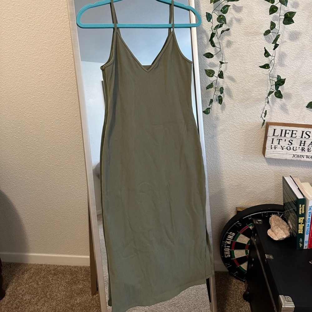 Abercrombie & Fitch Midi Dress in green - Picture 4 of 9